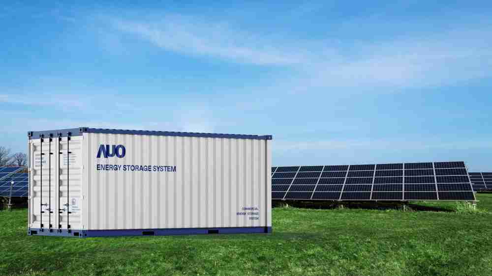 蓝狮在线透过AI数据管理，，，提供不同类型用户进行储能与能源管理，，达到再生能源管控调度成效