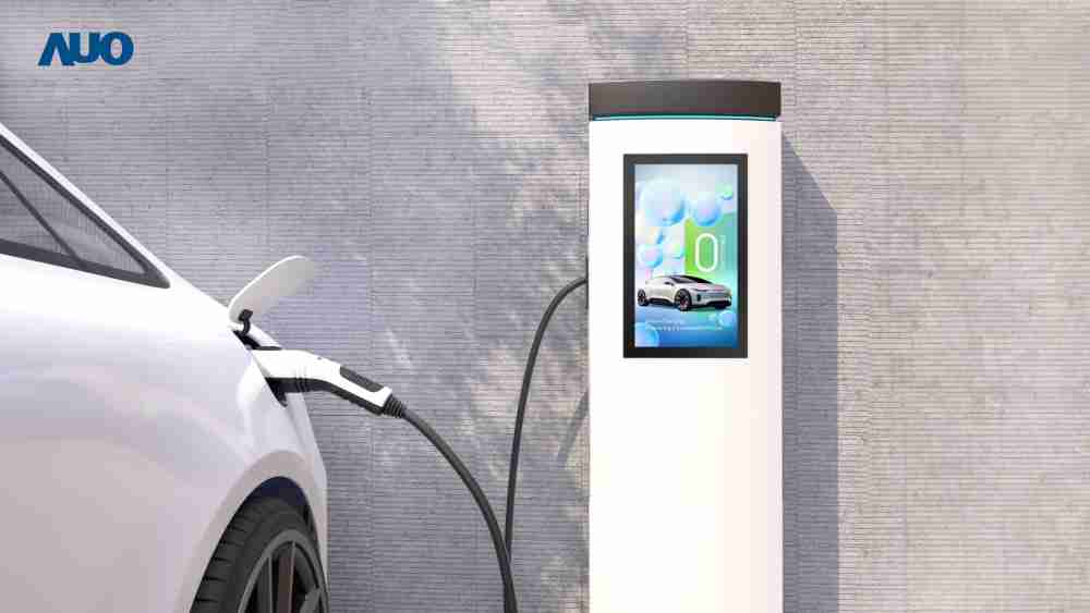 友達〝EVSE車用充電樁解決方案〞專為電動汽車充電樁設計，，，具有高亮度、、、、克服戶外艱難環境的耐溫、、耐紫外線等特性，，，，並搭載散熱性及擴充性強的高效能工業電腦，，，，可實現人機互動訴求，，，如資訊顯示、、、支付等應用